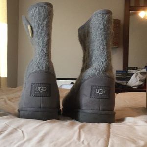 Uggs mountain quilted seal Grey short boot